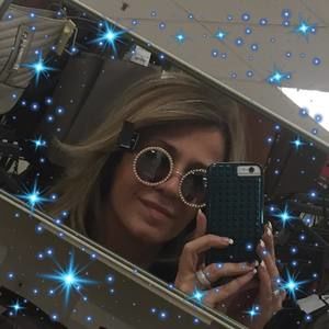 Meet your Posher, Elizabeth